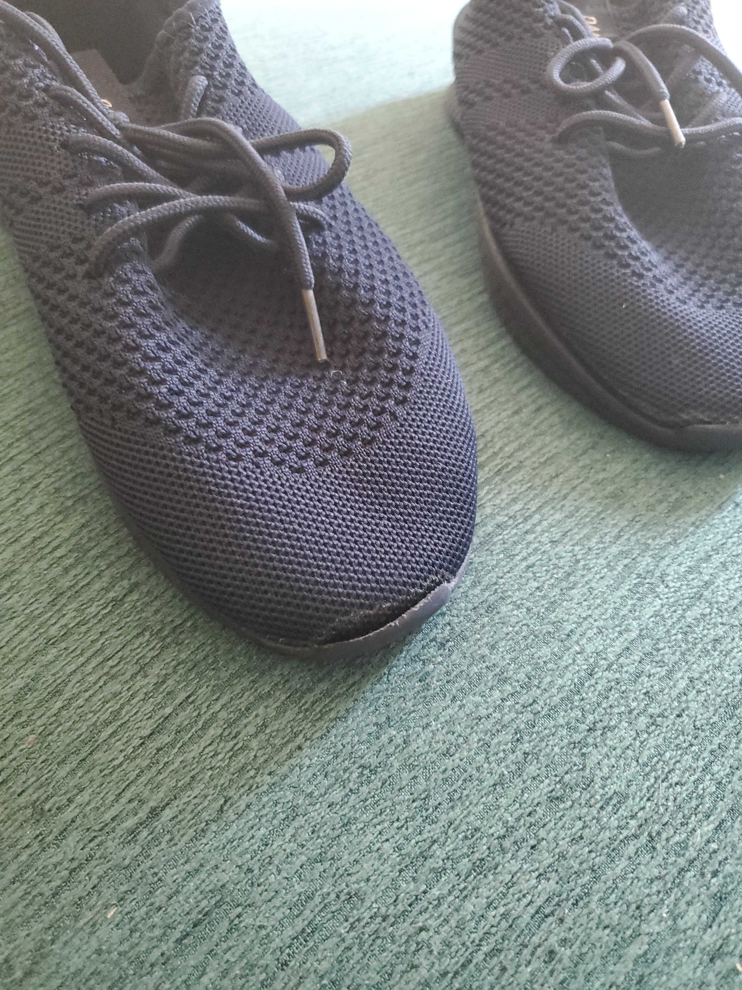 FUJEAK shoes showing durability issues after 4 months of use with sole separation