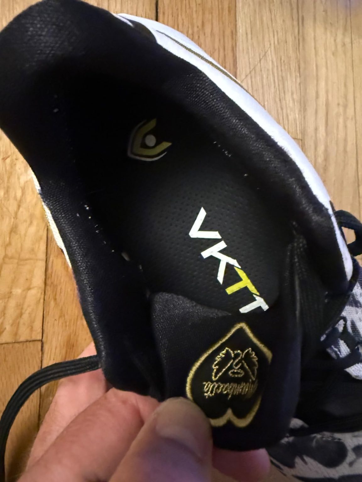 V
