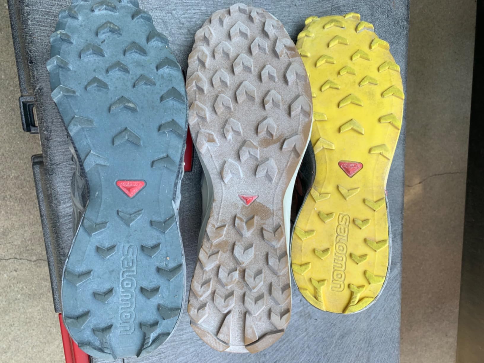 Salomon Speedcross Peak side view showing heel cap and toe protection design