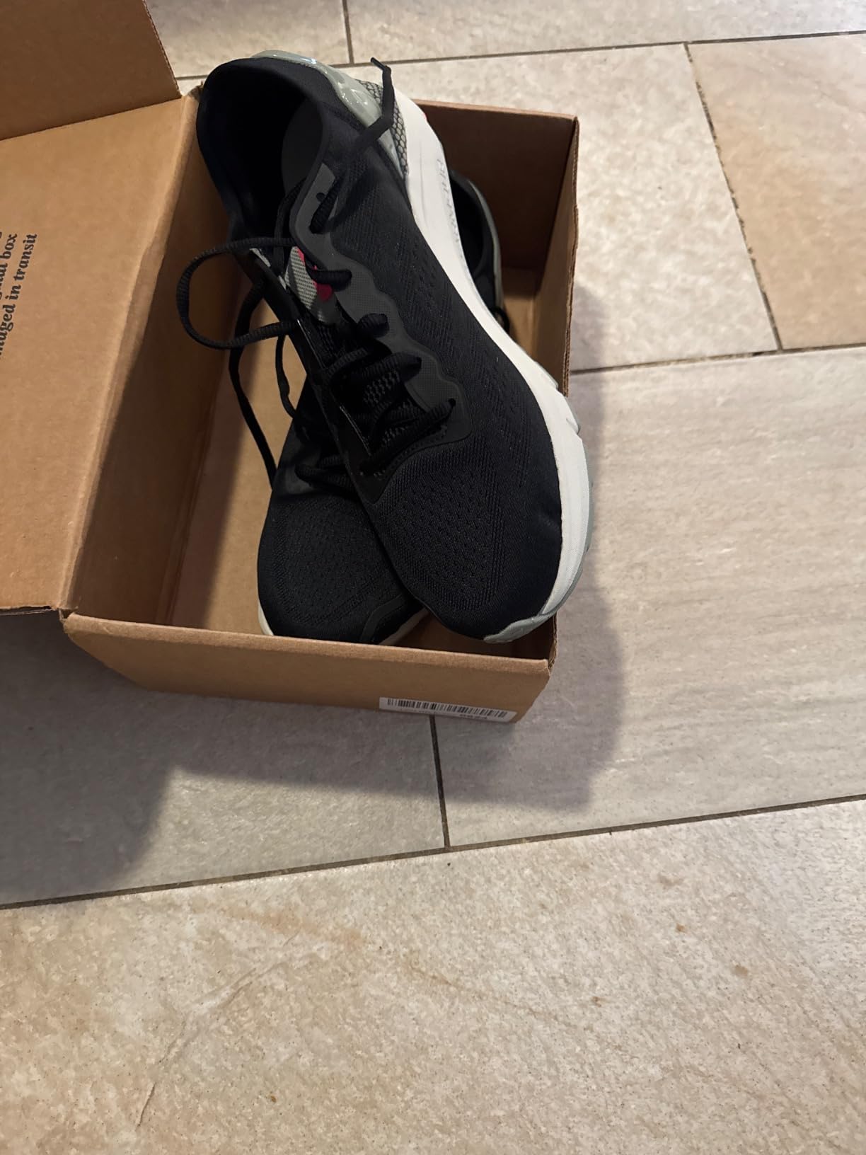 Under Armour HOVR Sonic 6 product detail showing 3D-molded sockliner and internal construction