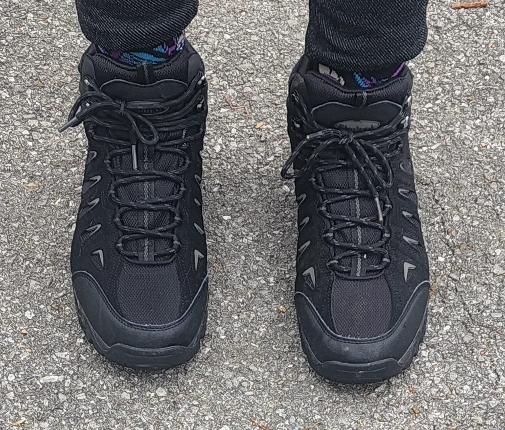 Close-up view of SHULOOK hiking boot sole and tread pattern design