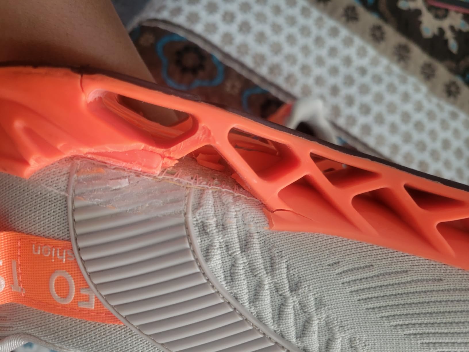 TSIODFO sneakers mesh upper construction showing breathable material and pull-on design