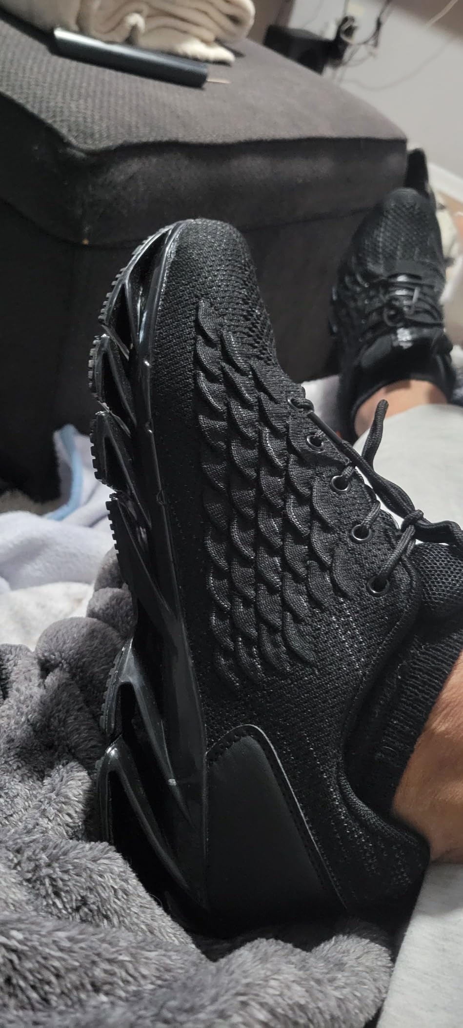 SKDOIUL sneaker in action showing wear patterns and real-world performance during athletic activities
