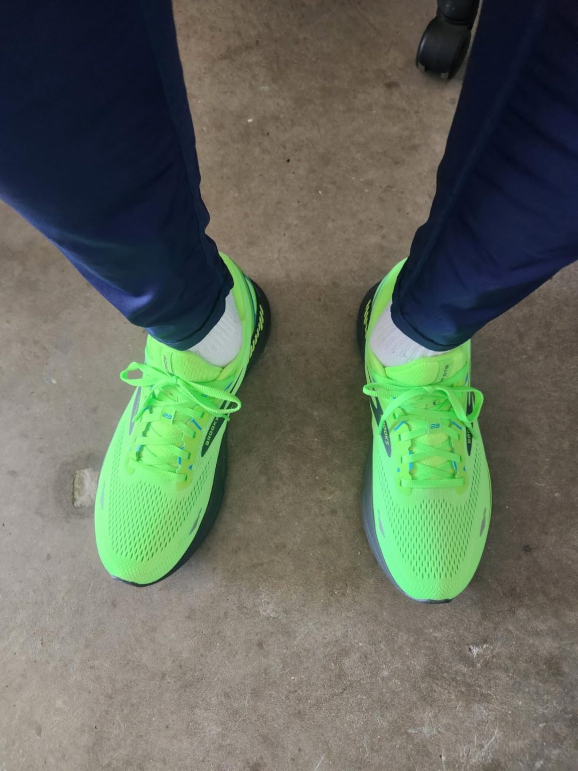 Brooks Men’s Adrenaline GTS 23 Review – Stability Meets Performance in 2025 B