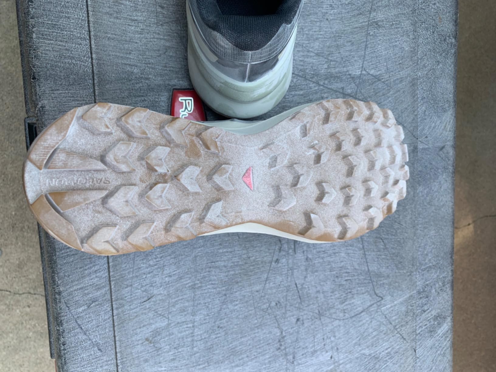 Salomon Speedcross Peak Quicklace system and SensiFit upper construction detail