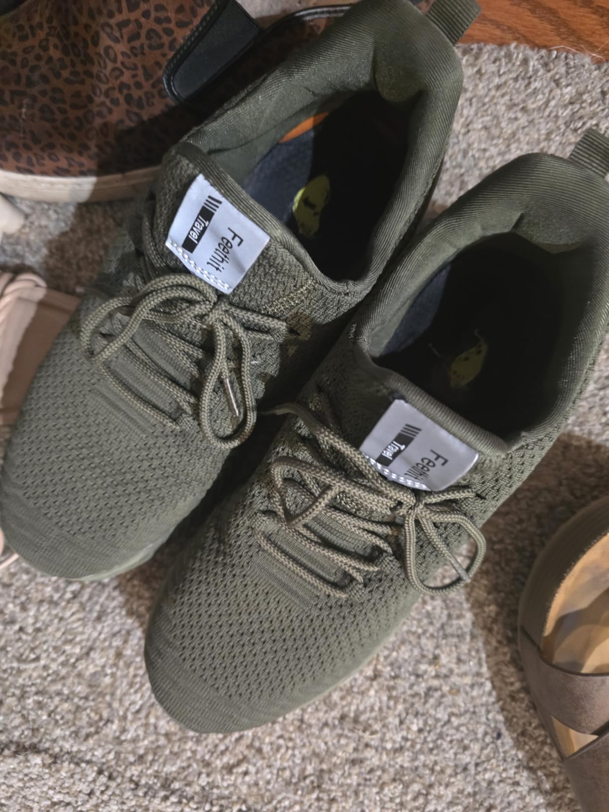 Different colorway options of Feethit women's sneakers showing style versatility