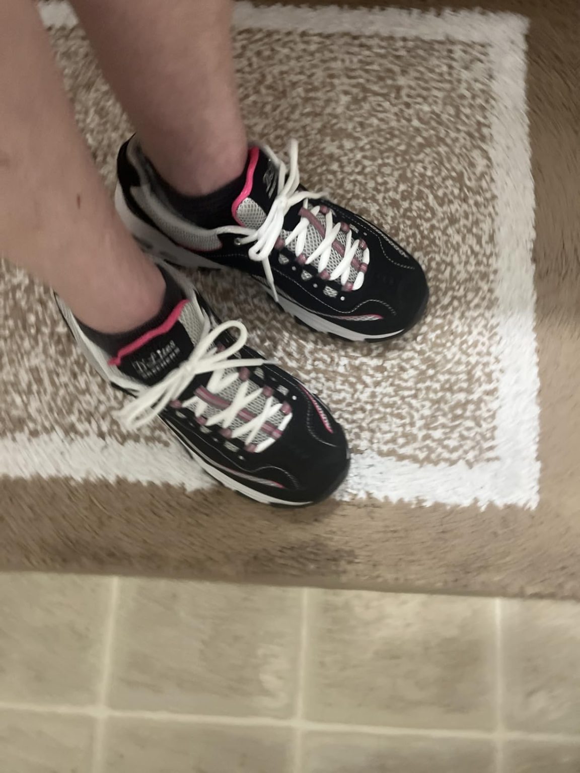 Review Skechers Women’s D’Lites-Life Saver Sneaker – Iconic Comfort or Overhyped? Price $75 R