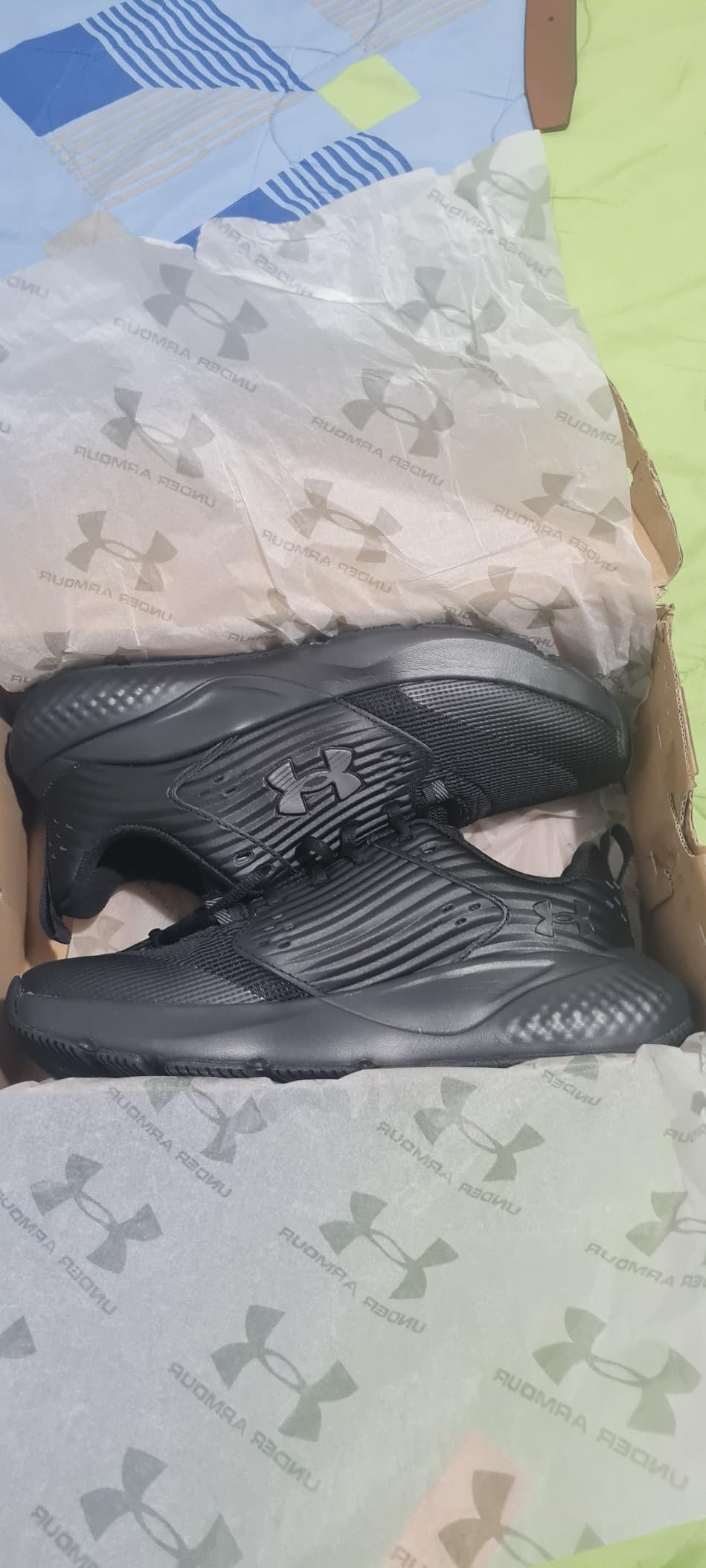 Đánh giá tổng thể giày tập gym Under Armour Charged Commit Trainer 4