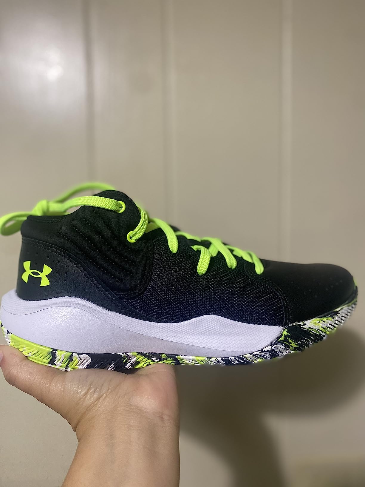 Under Armour Kids Jet 21 basketball shoe showing heel support and ankle collar design