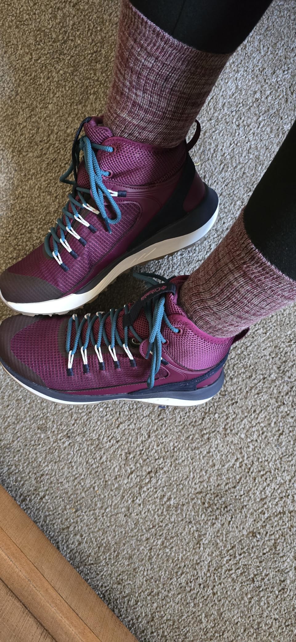 Columbia Trailstorm Mid manufacturer claims verification showing TechLite midsole and construction details