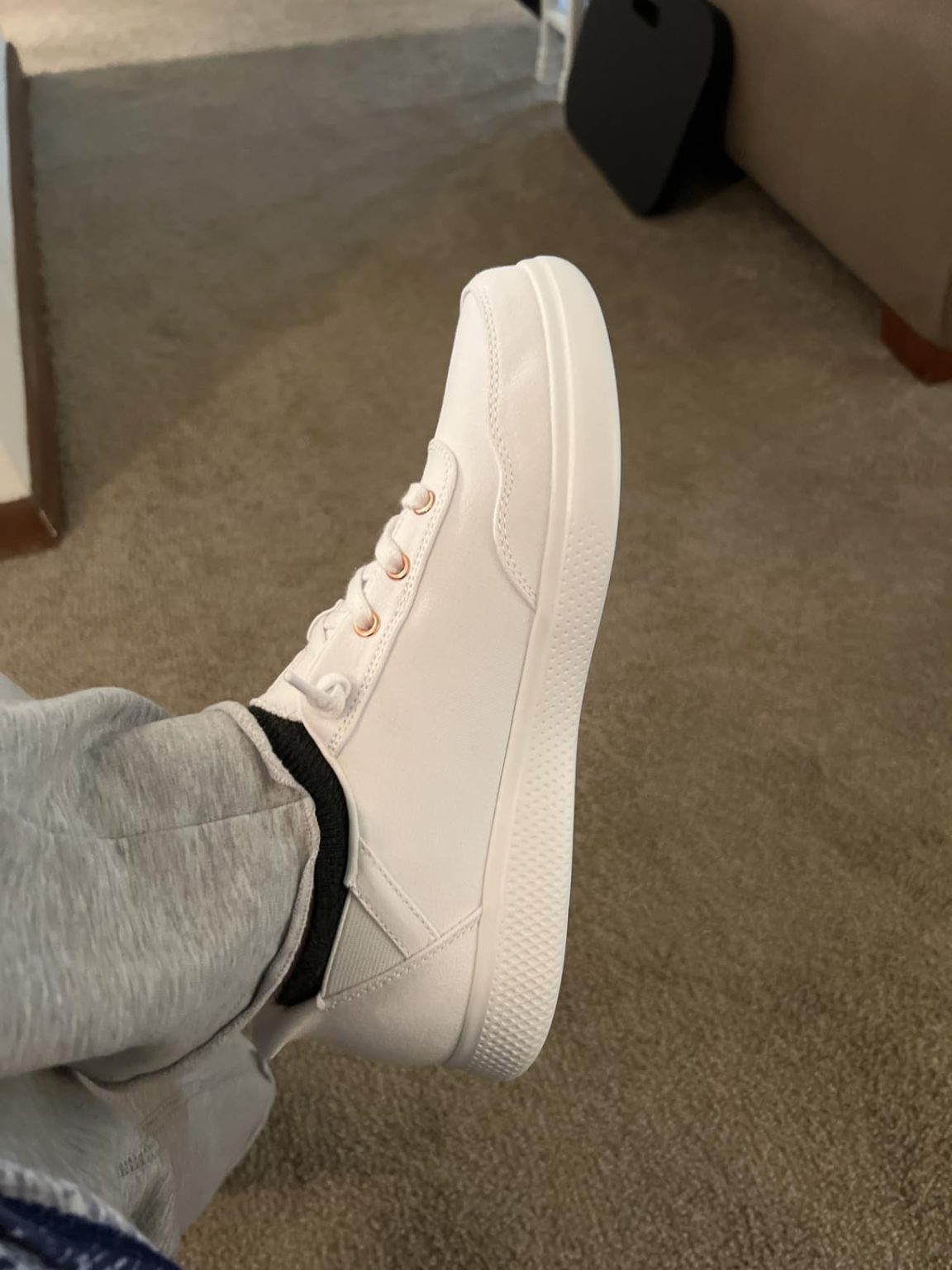 Review Skechers Women’s Hands Free Slip-Ins Skip Cute – Convenience Meets Style at $50 R