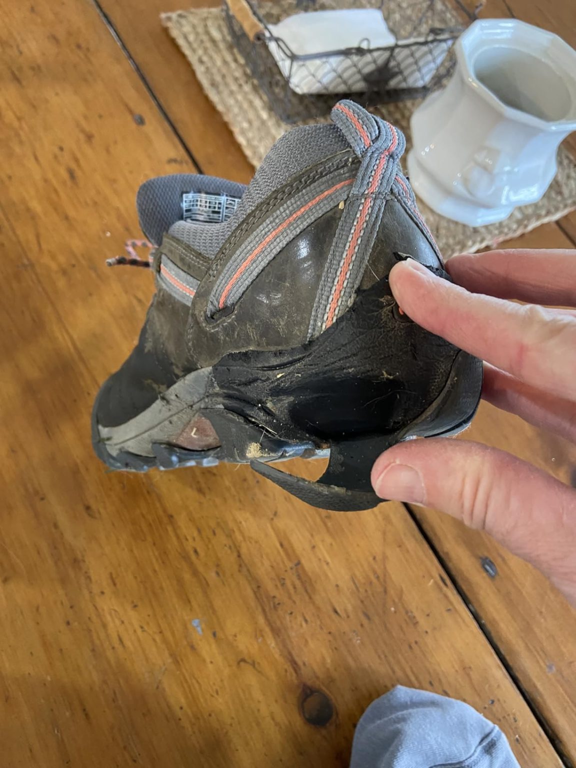 KEEN Women’s Targhee II Waterproof Hiking Shoe Review – Trail-Tested Comfort at $130 E