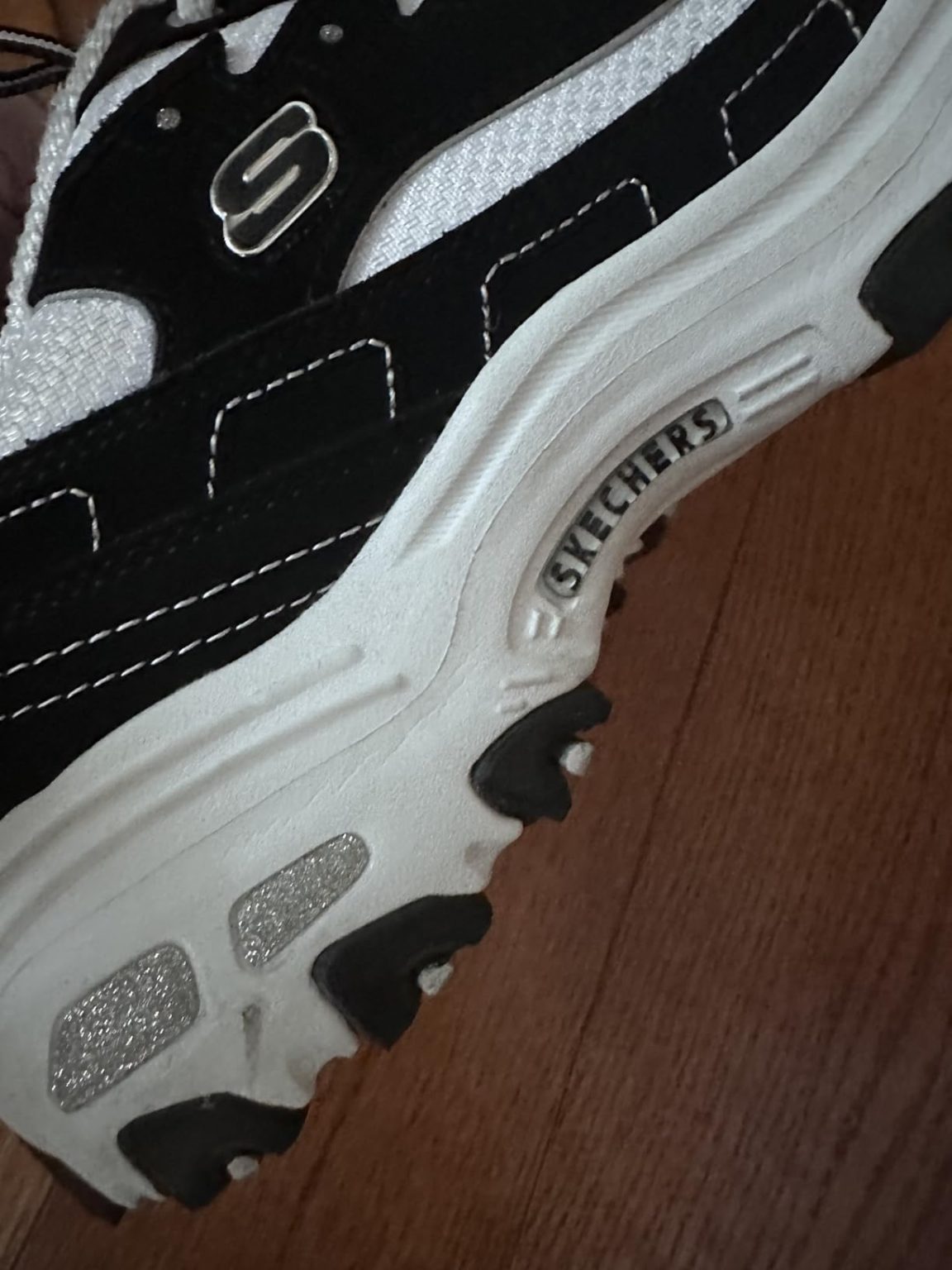 Review Skechers Women’s D’Lites Me Time Sneaker – All-Day Comfort Champion R