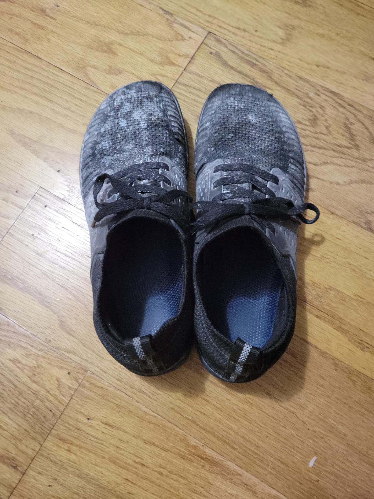 Final product shot of WHITIN Men's Wide Minimalist Barefoot Sneakers showing complete design and construction